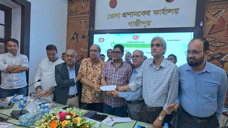 এআই ও অপতথ্যের যুগে বস্তুনিষ্ঠ সাংবাদিকতার আহ্বান